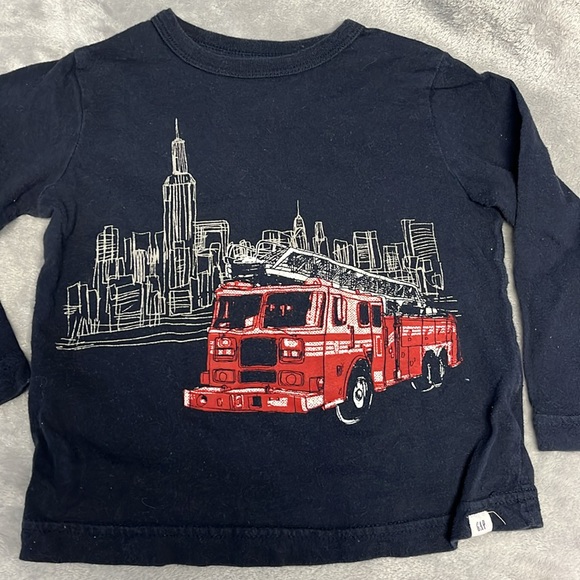2T GAP Firetruck long sleeve t-shirt and pants bundle - Picture 2 of 7